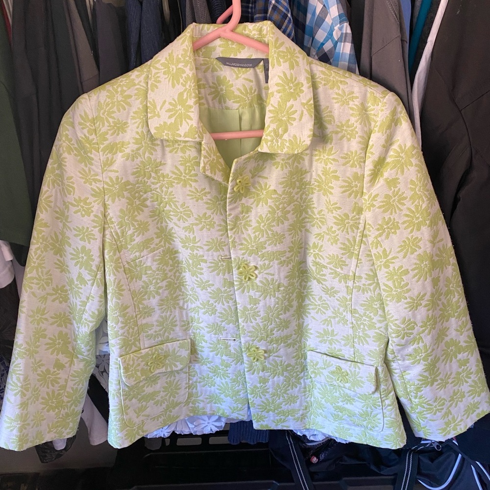 Adorable green and white jacket with cropped sleeves